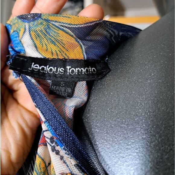 Jealous Tomato  - Picture 7 of 9